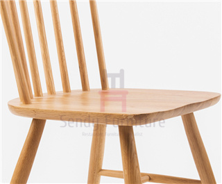 Ресторан задней части окна грецкого ореха деревянный предводительствует стул Виндзора американца твердой древесины