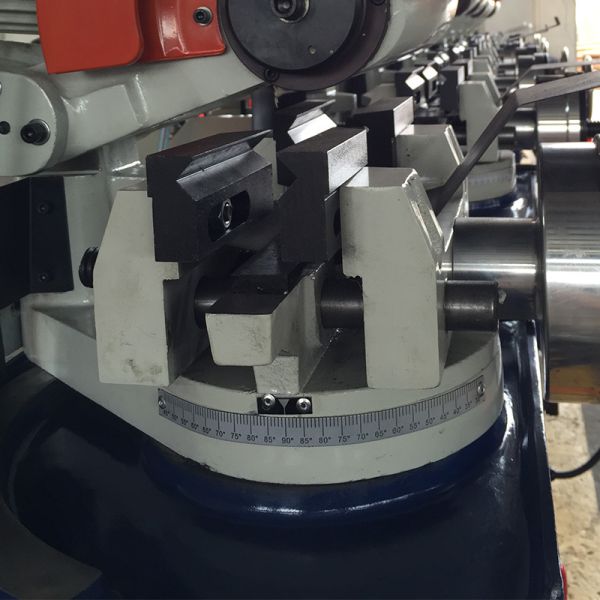 The MC-275A Manual Pipe Cutting Machine Made in Jiangsu, China Has a Smooth Cutting Surface Without Burrs