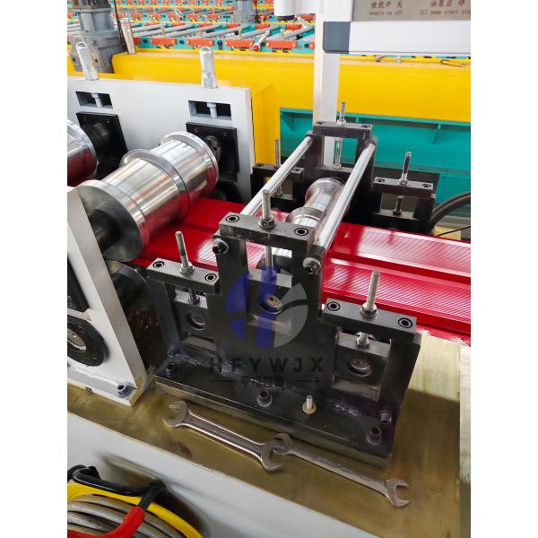 PLC Control Wall Panel Manufacturing Equipment 30 Rows For Metal Cladding Sheets