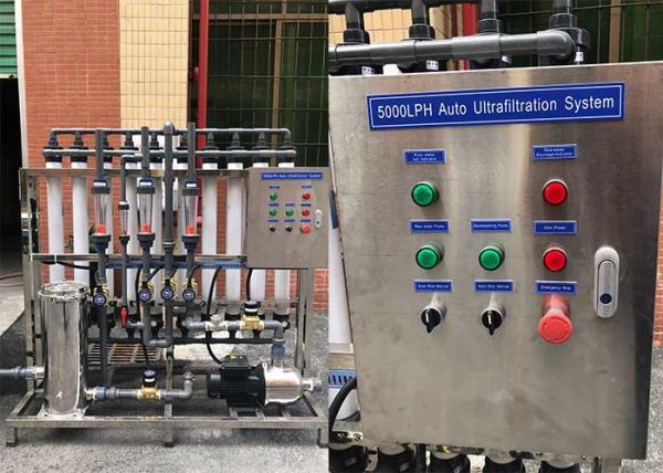 UF industriel de l'eau de traitement de système d'ultra-filtration mécanique 5000LPH de carbone