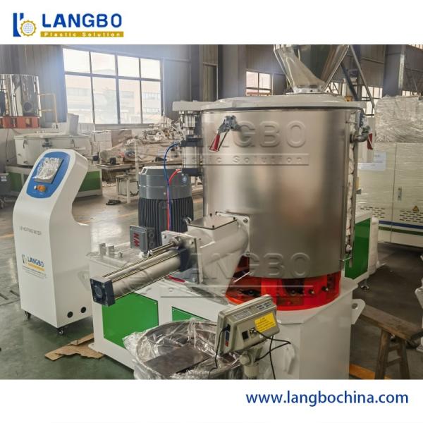 Machine de mélange de mélangeurs en PVC pour l'industrie plastique Extrudeuse avec transport de dosage d'alimentation automatique