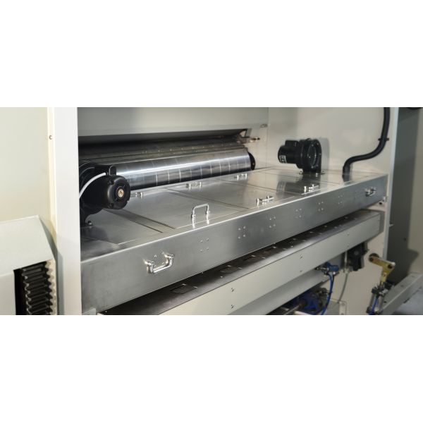 White Color G6-0920 Corrugated Cardboard  Pressure Free Feed Structure Lead Edge Vacuum Transfer 4 Color Printer + Slotter + Die Cutter + Vibrator + Stacker