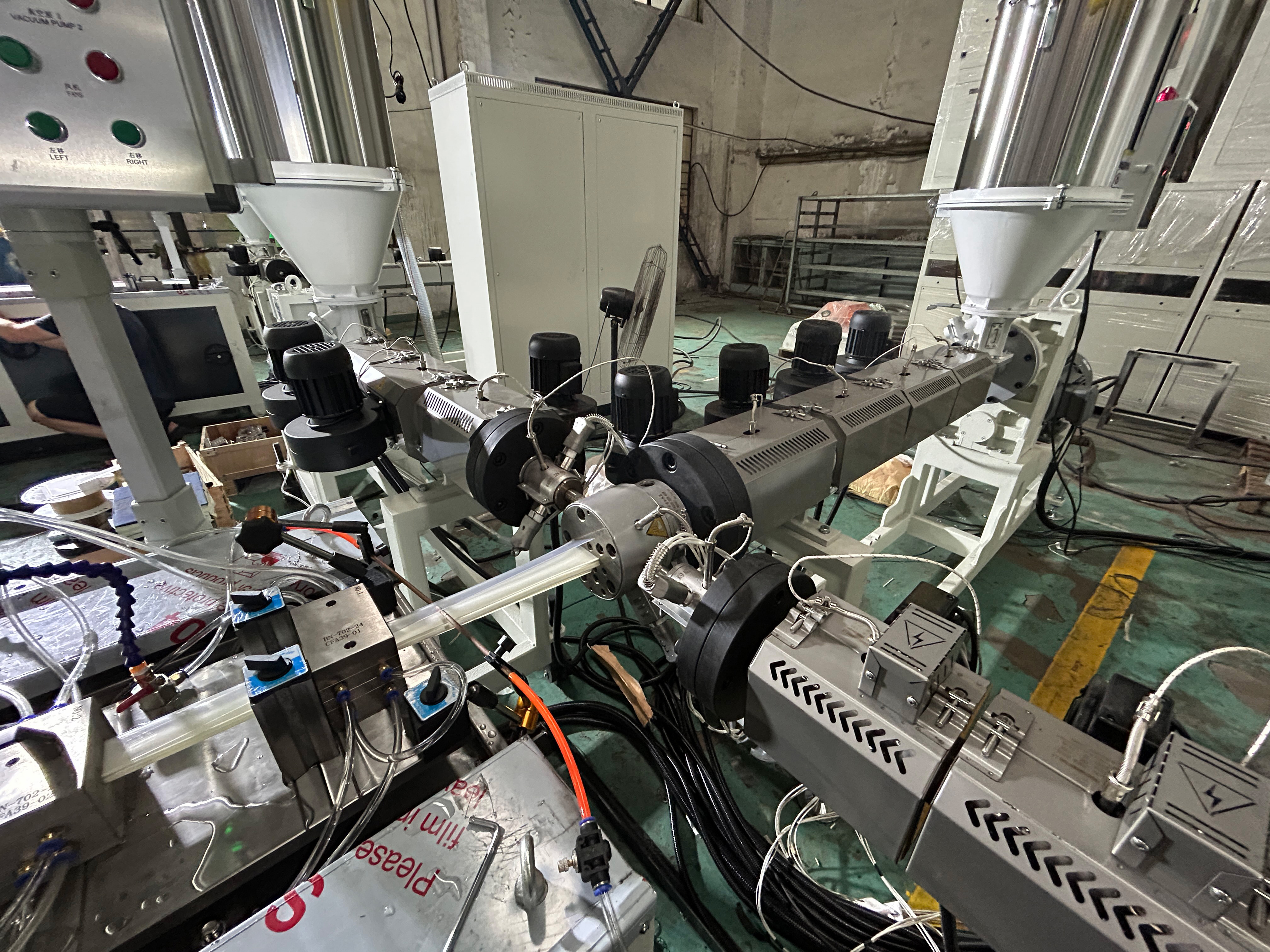 Designed PVC Price Tag Holders extrusion machine with CE certificate