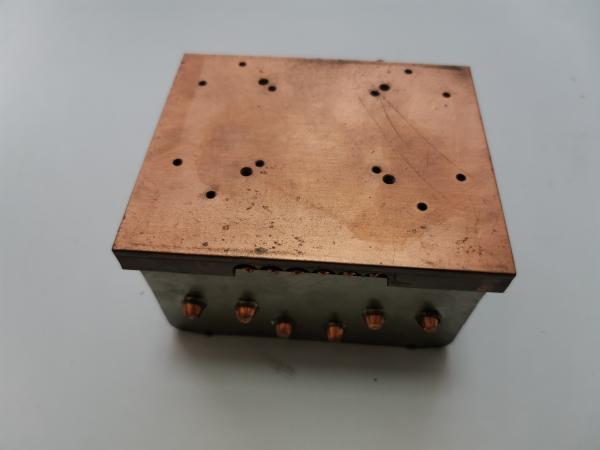 Dissipador de calor quadrado com o tubo de cobre da forma da coroa e o tanoeiro Base