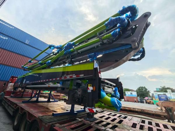 Zoomlion K56X-6RZ コンクリートポンプ トラック 56m 高さ 51m 範囲