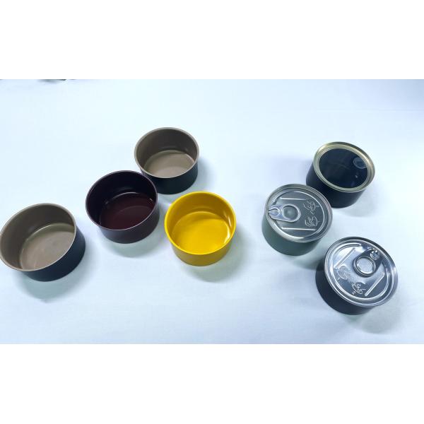 Контейнер из оловянной пластины, упакованный для кормления собак, кошек или других животных