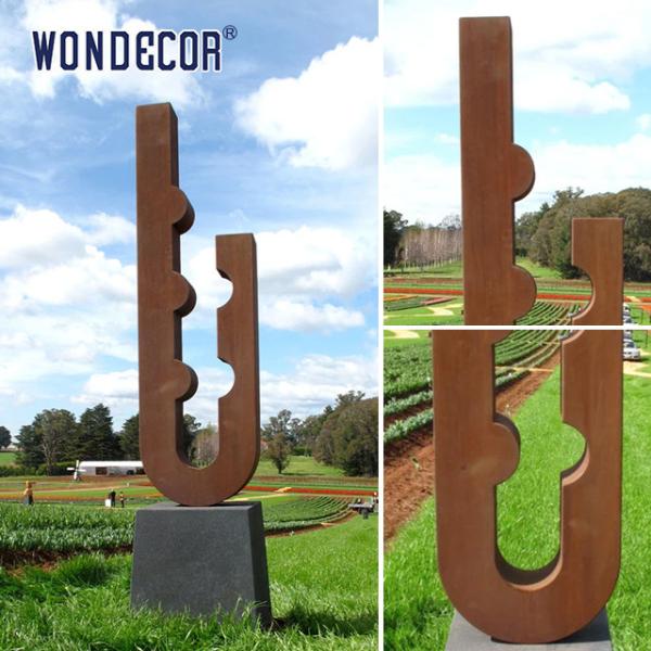 Внешний сад Металлическое искусство U-образная геометрия Противоупорная на погоду стальная скульптура