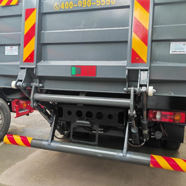 Dongfeng KR Hydraulic Lift Gate Transport Food Truck With Carrier Refrigerator Freezer Box 