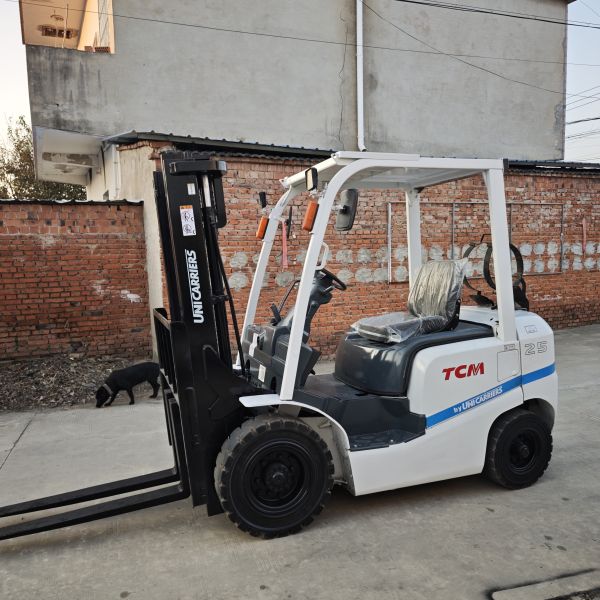 Used TCM 2.5-Ton LPG Forklift Offering 3-Meter Lift Height and Smooth Hydraulic System for Reduced Operating Costs