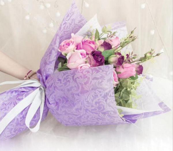 Plastic Decorative Artificial Flower Waterproof and Easy to Maintain