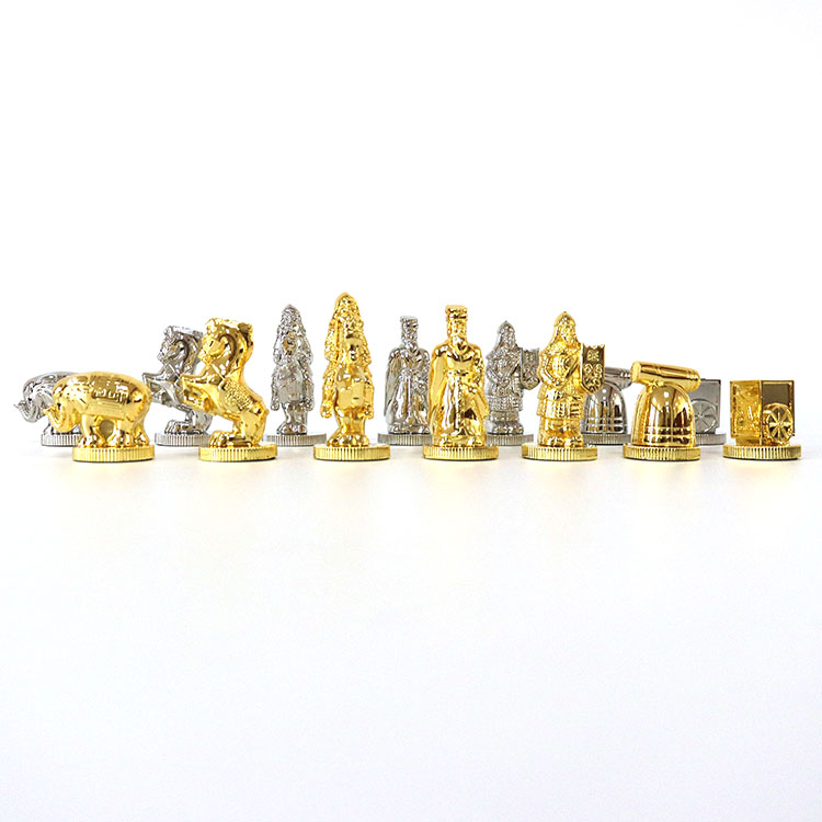 Customized Logo Portable Metal Chess Set with 43.5x43.5x7.3cm Zinc Alloy Chess Game Set