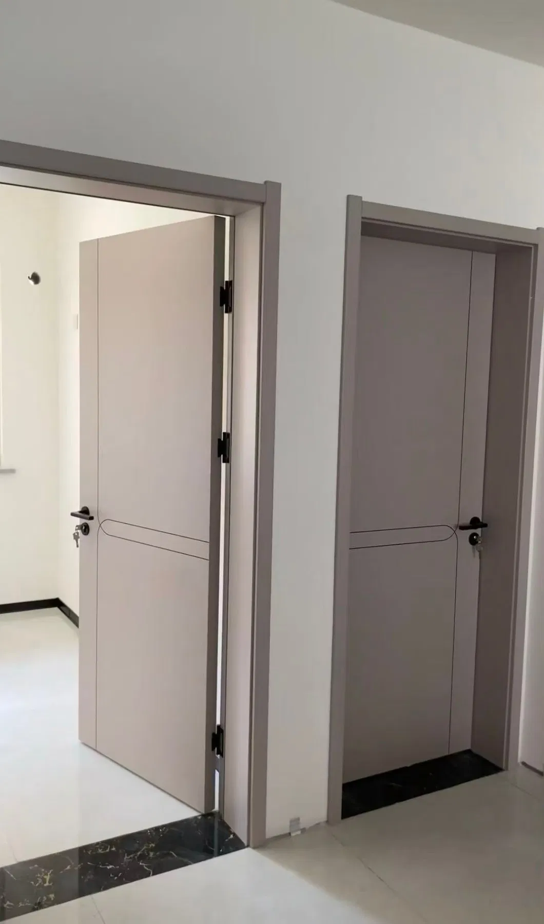 Waterproof Eco-friendly Customizable Solid Wood Interior Door and Laminated Wood Door for Modern Bedroom and Bathroom
