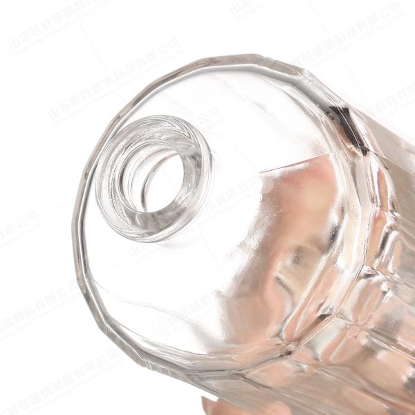 200ml 375ml 500ml 750 ml Glass Bottles For Whisky Custom Size Accepted with cork