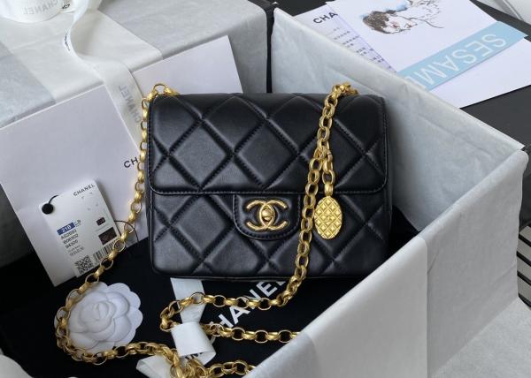 Carved Retro Square Fat Chain Bag Real Sheepskin Chain Shoulder Bag