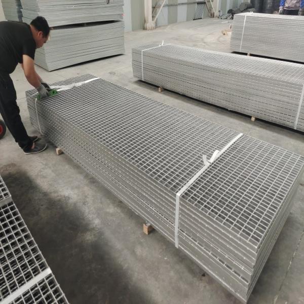 Machine Pressure Welding Industrial Grating 1000x1000mm Made Of Stainless Steel