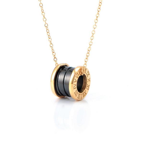 Gold stainless steel necklace, light luxury, niche high-end collarbone necklace, temperament, women's high-end design, collarbone chain, new style