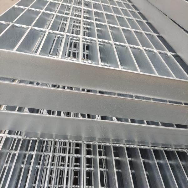 Quente mergulhado galvanizou o assoalho de aço resistente da raspagem 316 inoxidável