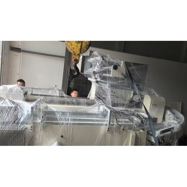 Doube Side Sealing Tissue Paper Wrapping Machine Incorporating Touch Screen Parameter Setting and High Automation Level Ensuring Operation
