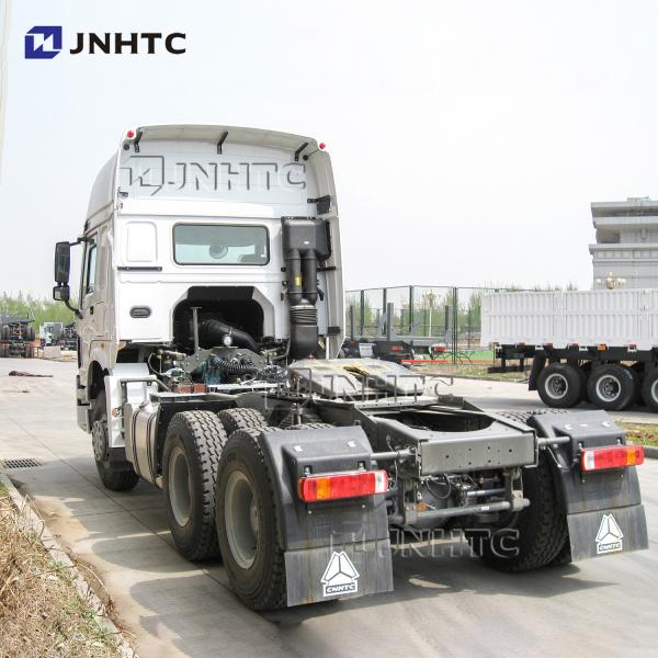 Тележки прицепа для трактора сварочного трактора 6x4 RHD Sinotruk HOWO в Танзании