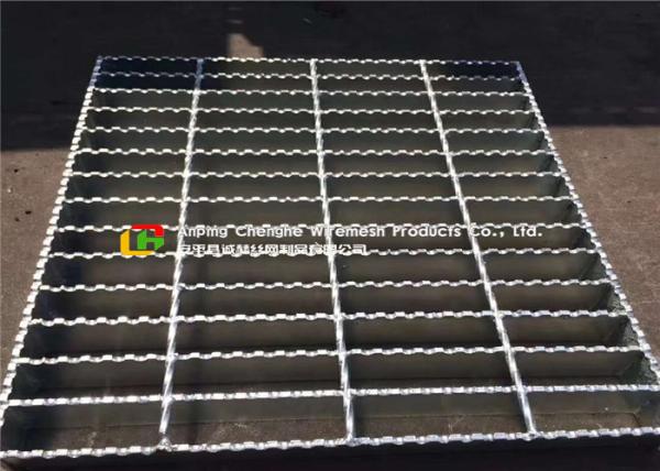 30 X 4 Serrated Bar Grating Stair Treads Skid Proof Beautiful Surface