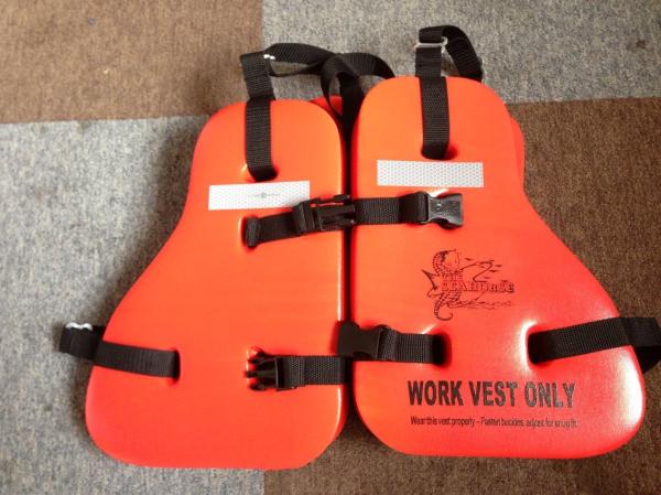 Three Piece Working Lifejacket for Oil Platform of PVC Material