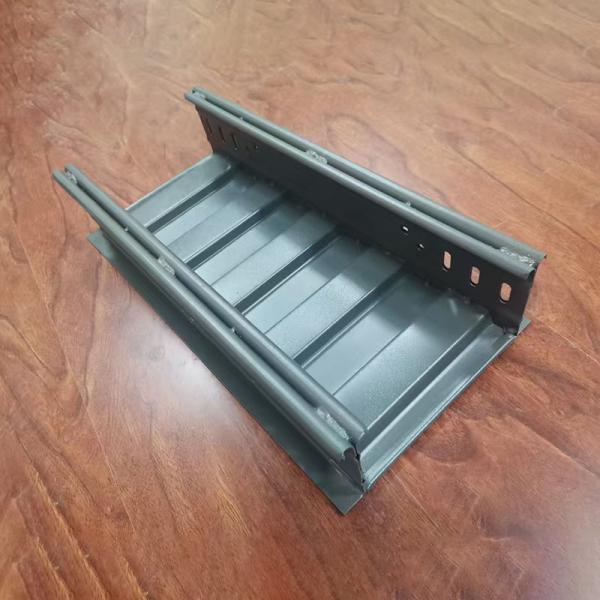 Indoor Or Outdoor Cable Support Tray With Silvery Molded Cable Tray And Load Capacity According To The Design