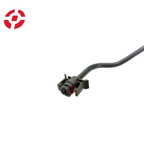 Expansion tank connecting hose OE LR094125 Expansion reservoir hose for Land Rover Coolant tank pipe