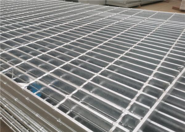 Serrated Stair Tread Platform Steel Grating Hot Dipped Galvanized 3X30