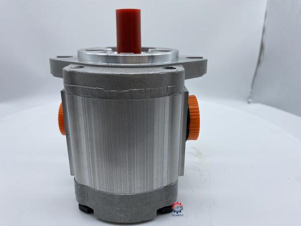 Bomba de engrenagem 4276918 9218005 da máquina escavadora EX220-5 ZAX450-3