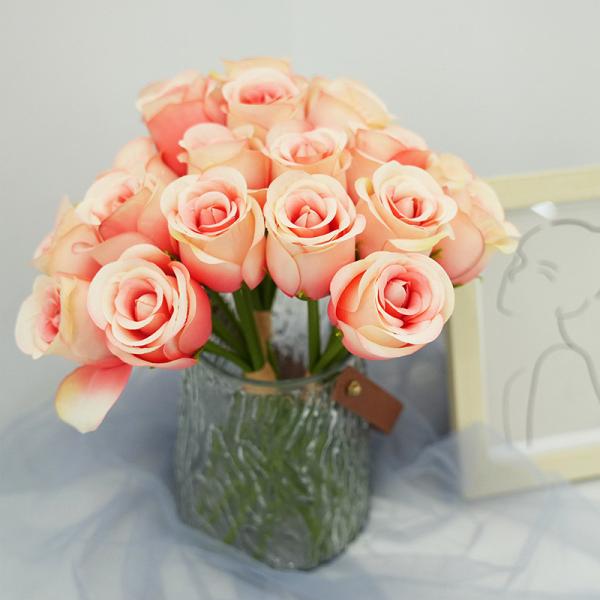 Simulation de 7 têtes Rose en gros Concubine impériale Rose portable Rose Bundle Aménagement ménager Hôtel Décoration de salle de mariage