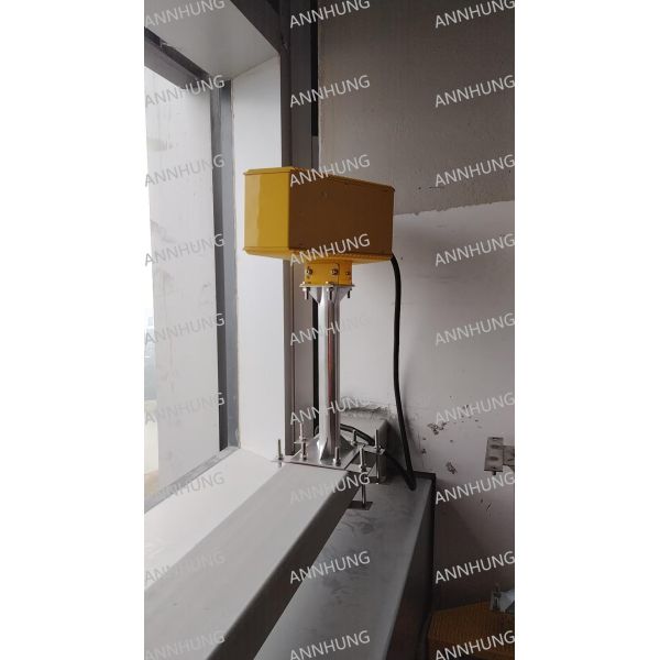 ICAO Compliant High-Intensity LED Aviation Obstruction Light with IP66 Rating 200,000cd Intensity and 100,000 Hours Lifespan