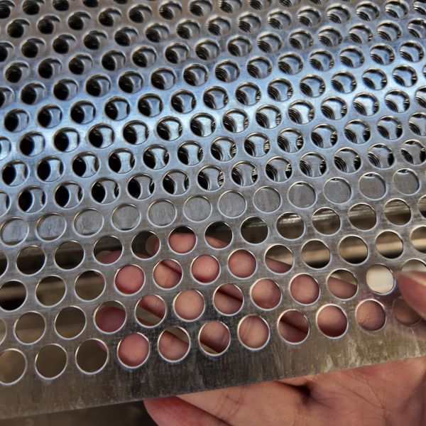 Galvanized Perforated Mesh With 3mm Hole Diameter For Coal Yard Windbreak