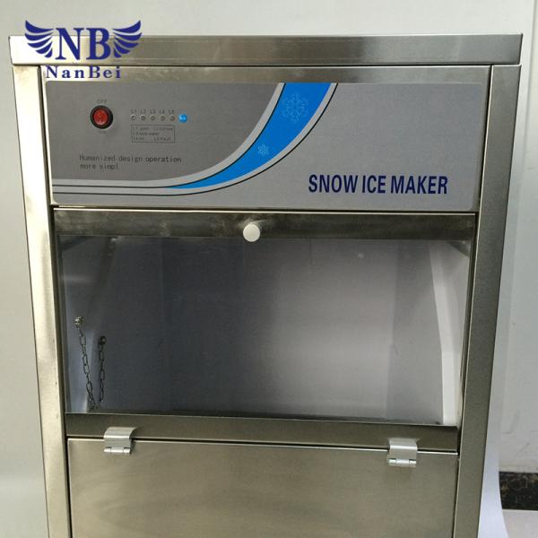 Eating Commercial Grade Ice Machine 220V / 50HZ Power Supply 88KG Weight