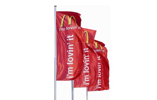 Durable Bright Color Outdoor Advertising FlagsSigns For Business Screen Printing
