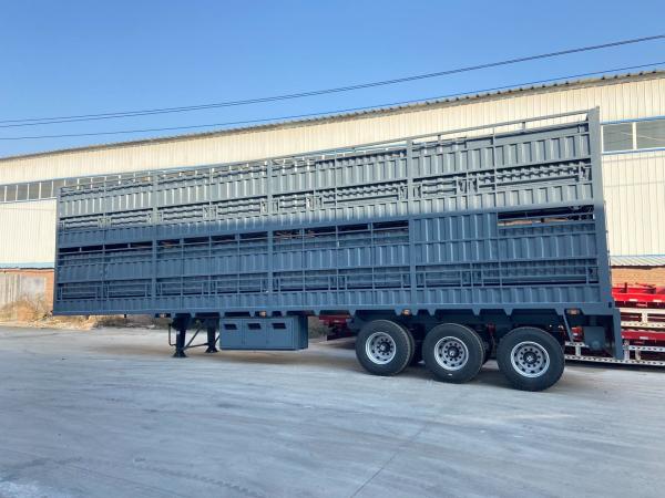 Triangle / Double Star / Double Money Livestock Transport Trailer With Hydraulic Lift