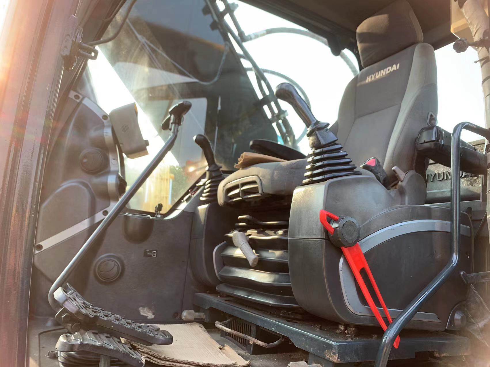 Подержанный экскаватор Hyundai 305C-9T 30 тонн Большой экскаватор Hyundai 305