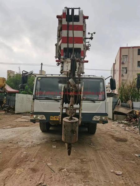 Crane hydraulique mobile à quatre arbres 70t 80t 90t 100t Crane de camion à cinq bras