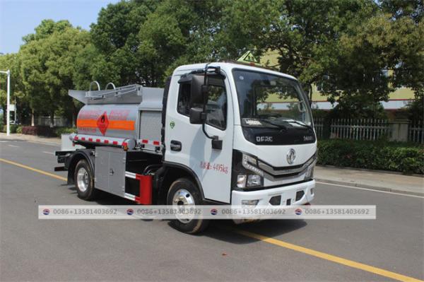 Dongfeng Dfac Mini Fuel Tank Truck 3000L Small Fuel Bowser Truck with 90HP Engine