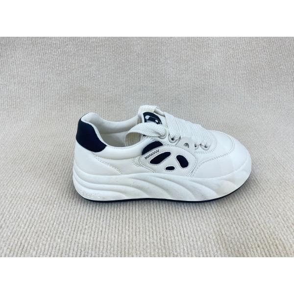Fashion Microfiber White Platform Sneakers Women With Flat Heel And Creature Pattern