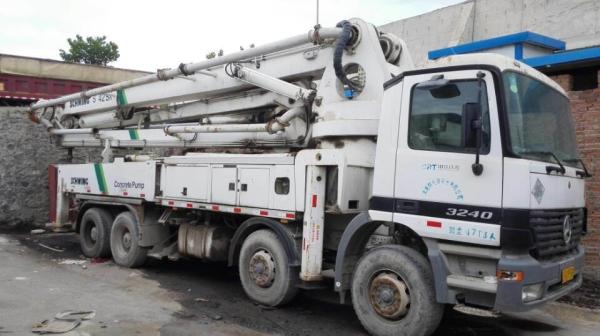 Semi-Dry Shotcrete 42m Used Concrete Pump Truck Schwing Pump 2014 Year Spare Parts