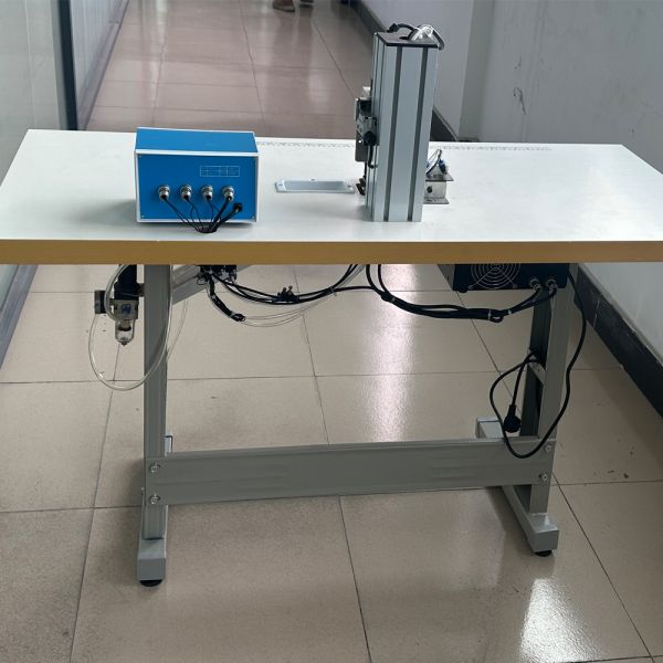 Industrial Grade Trademark Welding Machine, Power 2000W, Voltage 220V/110V