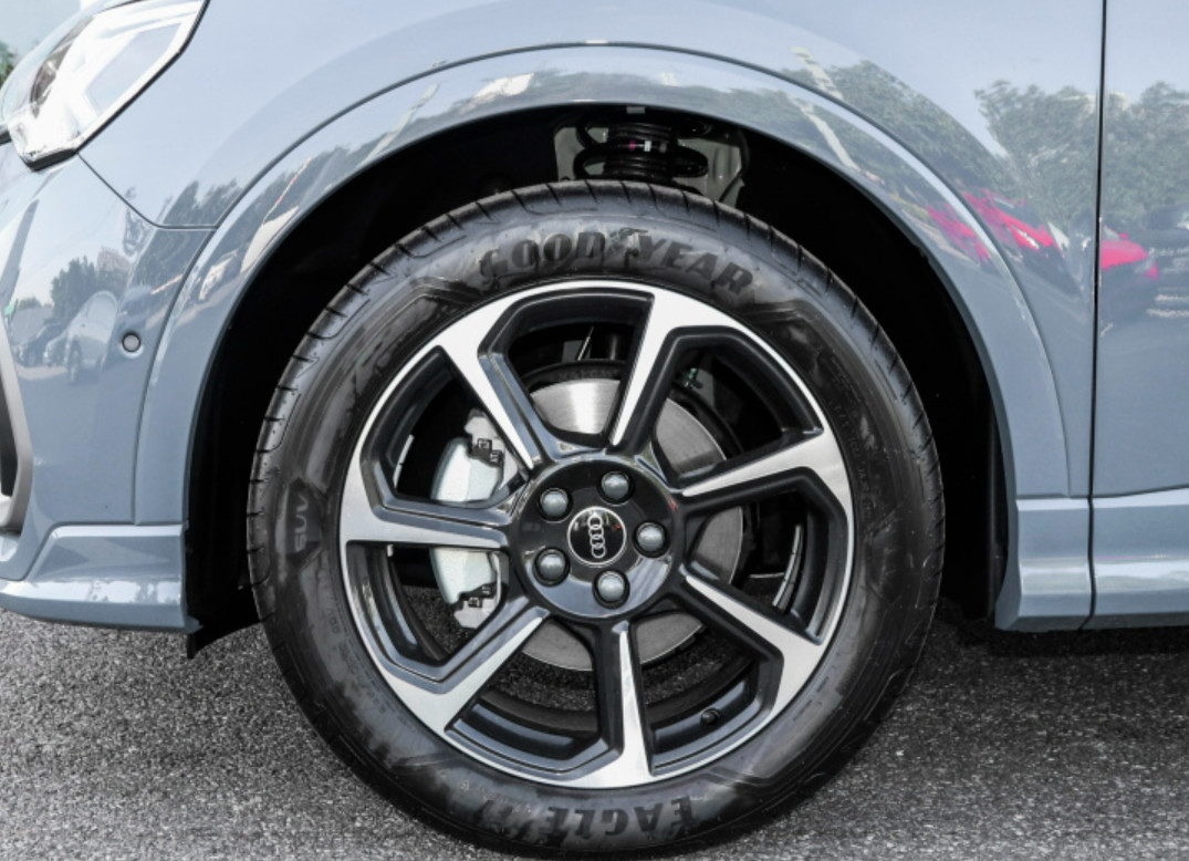 AUDI Q3 2023 Год 45TFSI Quattro Shishang Donggan Версия Бензиновый Внедорожник Компактный Новый