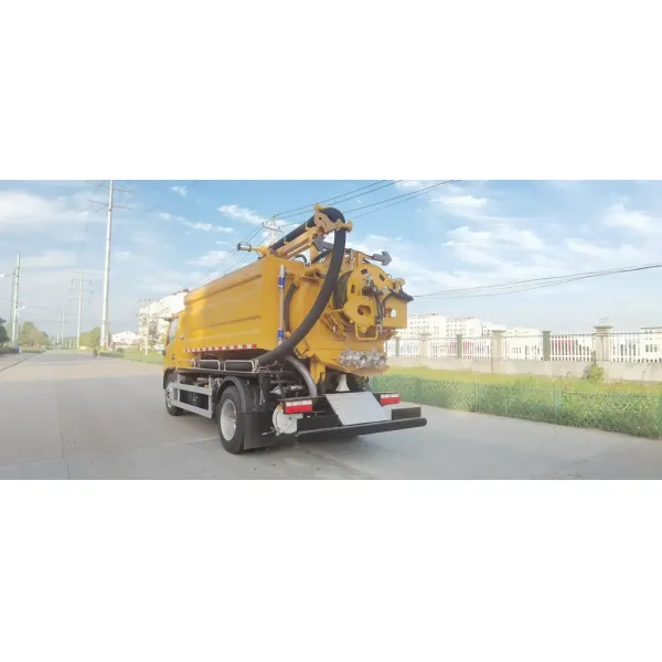 Dongfeng 4X2 Vacuum Suction Truck for Efficient Sewer Cleaning
