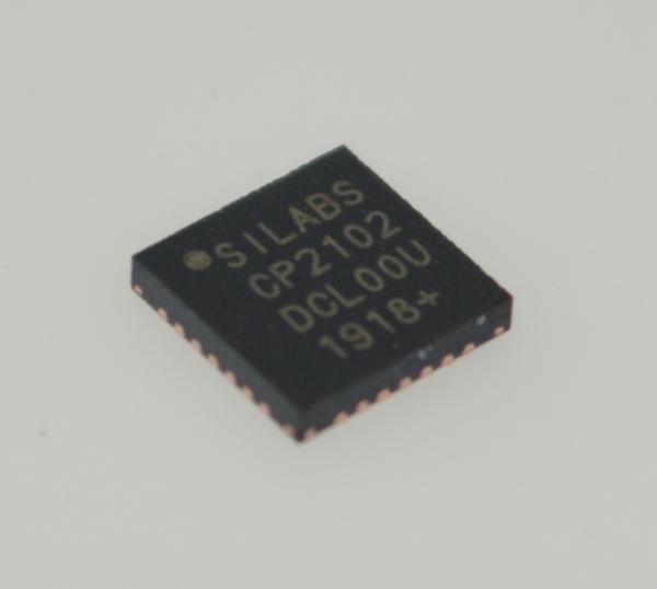 CP2102-GMR USB-UART Puente Solución de chip único USB integrado y Crystal 9600 bps a 2 Mbps Baud 512 bytes Buffer GPIO completo Compacto QFN controladores libres de derechos