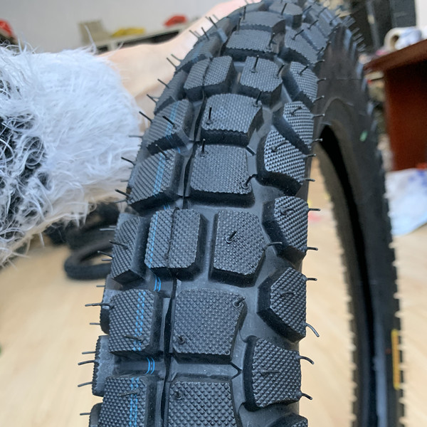 Ban Motor 80/100 21 Motorcycle Tire with and 35%-55% Rubber Content in Qingdao Port