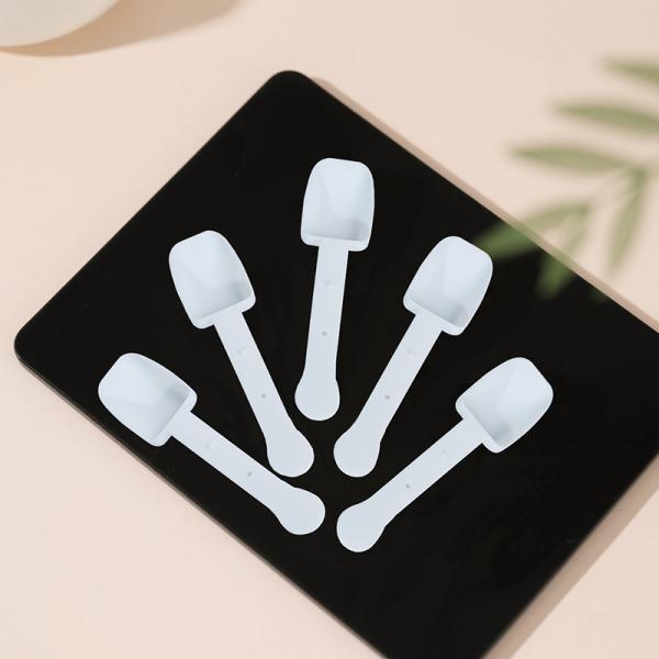 Cuchara medidora de plástico de calidad alimentaria de doble uso, plegable, blanca, de PP, 10 ml, para sólidos, al por mayor