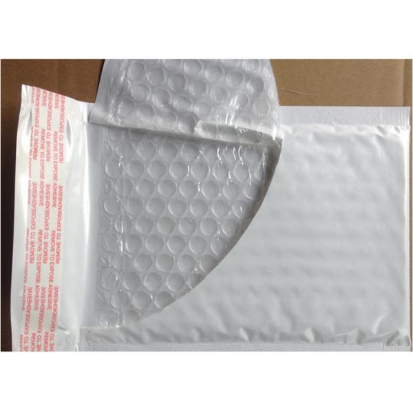 密封された泡によって並べられる多郵便利用者、速達便の泡船積み袋をしっかり止めて下さい