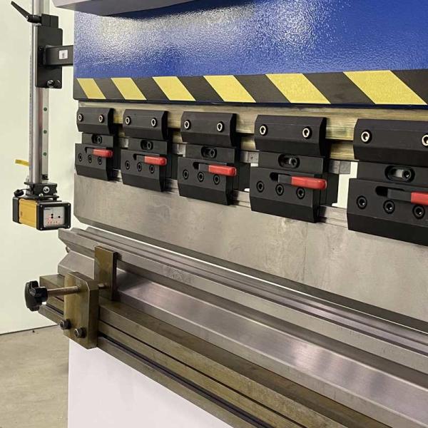 250T 3200MM CNC Hydraulic Press Brakes With Angle And Length Automatic Correction