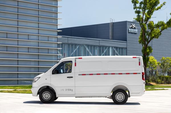 Multifunctional Electric Cargo Van For Transportation New Energy Vehicle