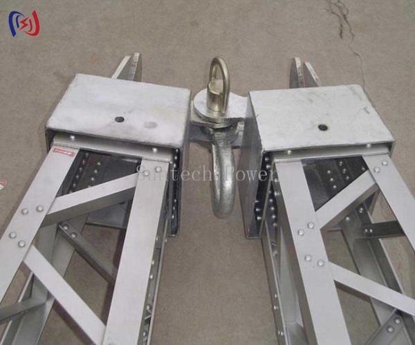 Une forme de treillis Gin Pole outils de stringing dans les outils d'érection de tour